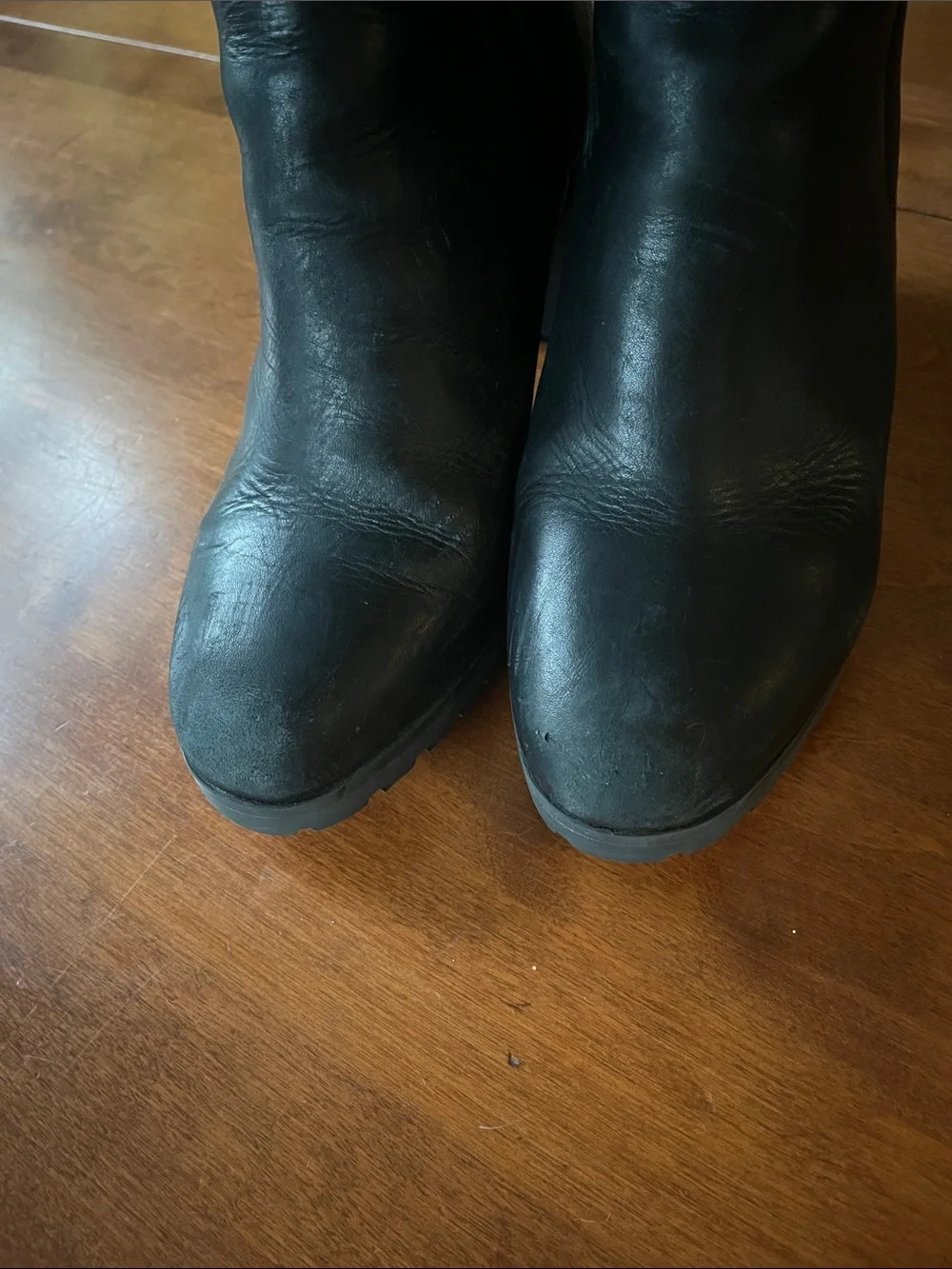 Timberline Women's Allington Chelsea Leather Black Boot size 8